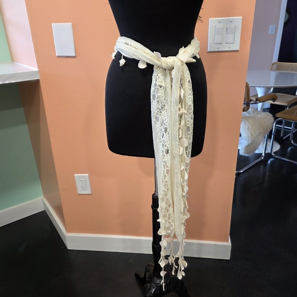 Vintage Fringe Bohochic Scarf Hippie Festival Cream Scarf Stevie Nicks - Picture 13 of 13